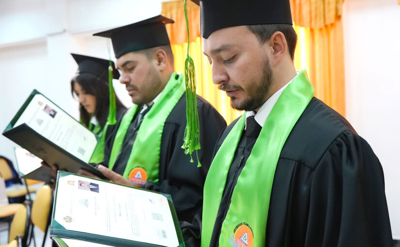 Una nueva generación de médicos de UNITEPC reciben sus títulos